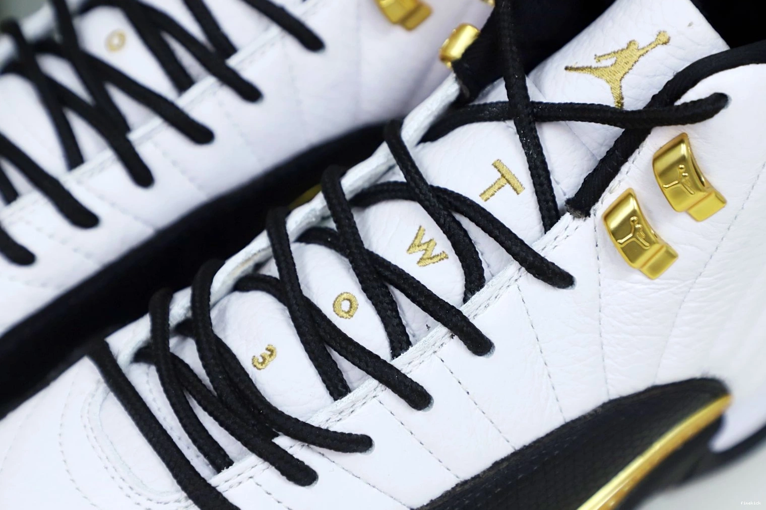 12 AIR 'ROYALTY' JORDAN RETRO 0123